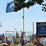 松树园海滩酒店 凯梅尔
